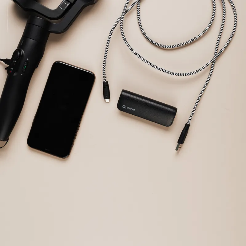 Αξεσουάρ κινητού: καλώδια, power bank, gimbal